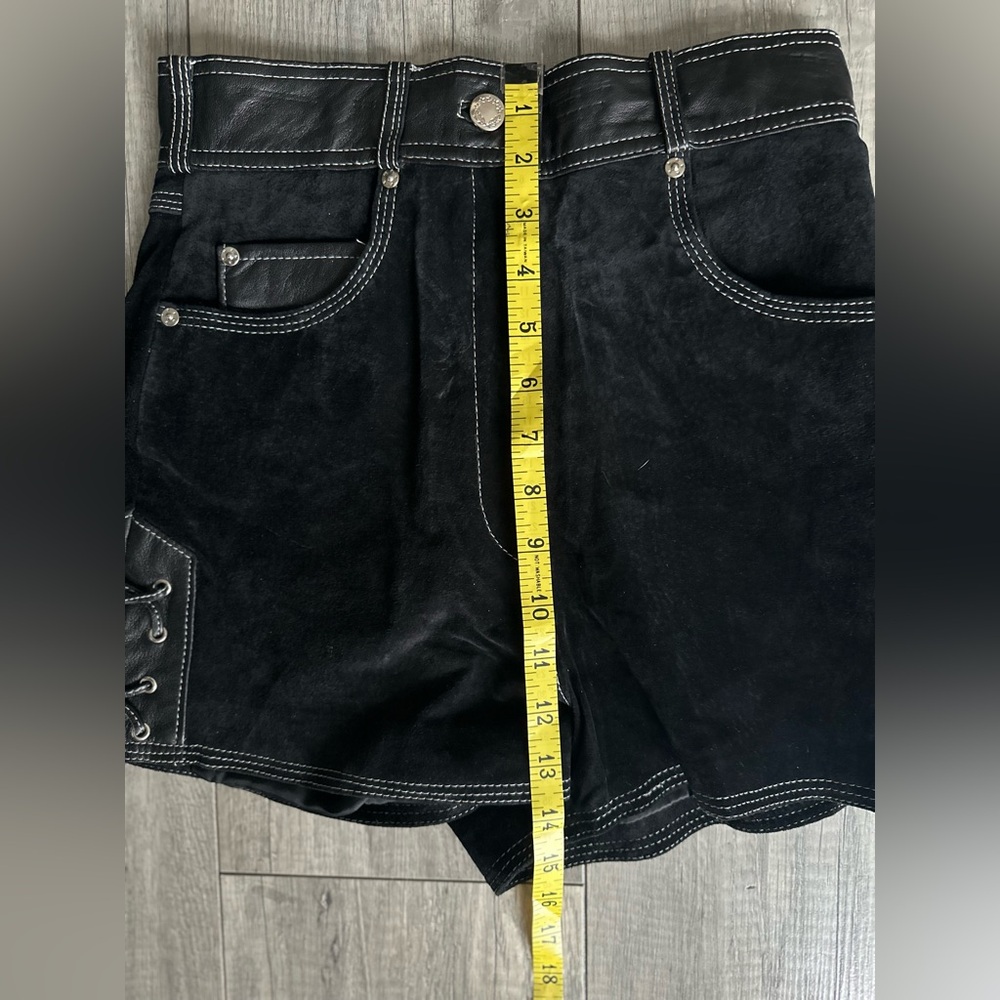 NWT Vintage Wilsons Leather Beyond Leather Black Leather & Suede Shorts - Picture 12 of 13